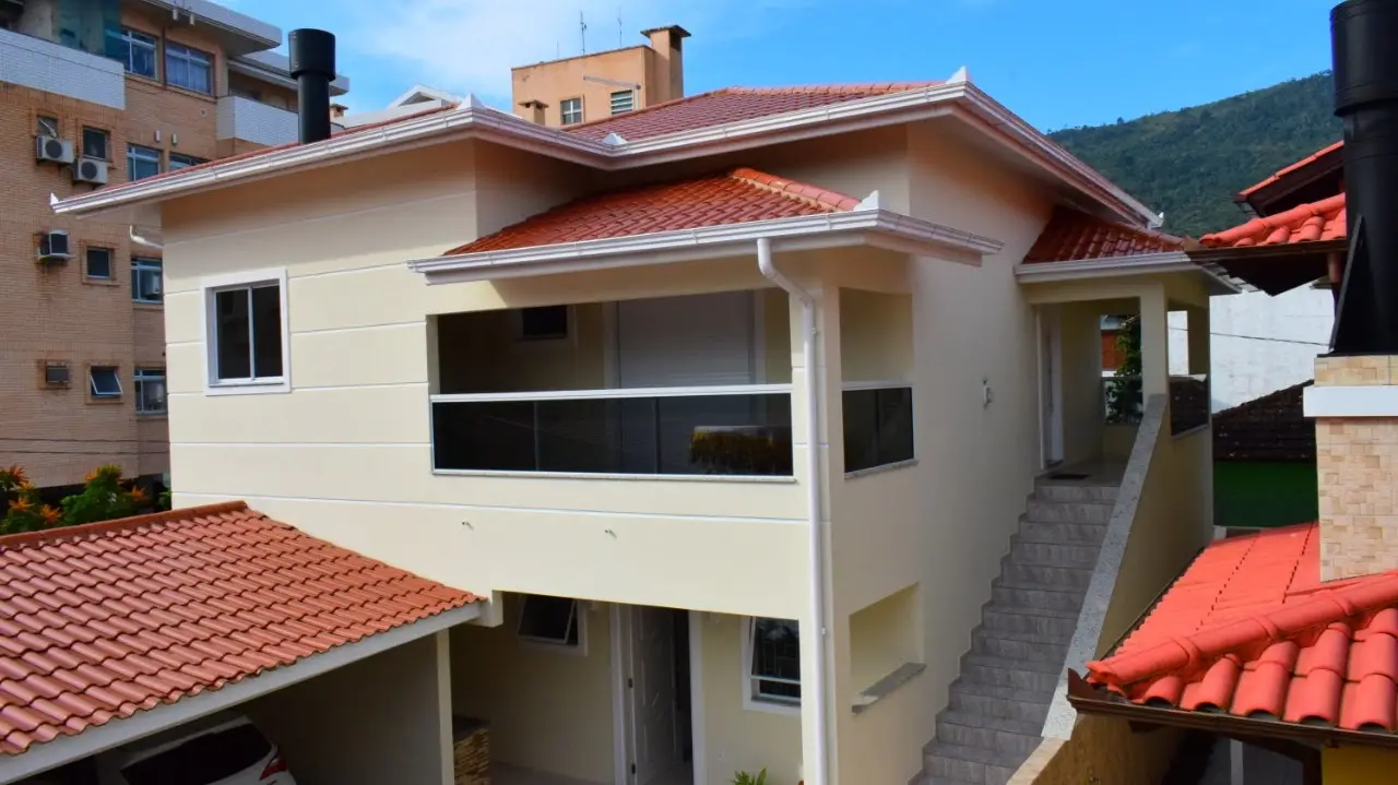 Apartamento 1 para 5 pessoas, entrada com garagem coberta